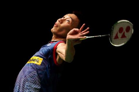 平博公司:晚上健身动作室内